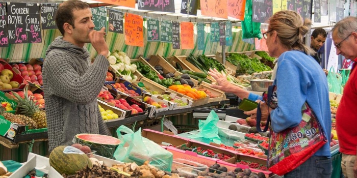 Farmers market in one of the best places in Virginia for young families