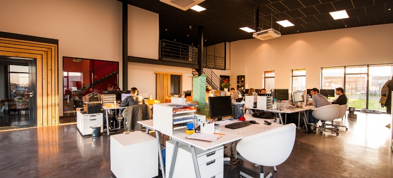 neat office as an example of how to prepare your office for relocation