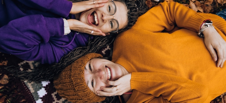 Picture of two happy women 