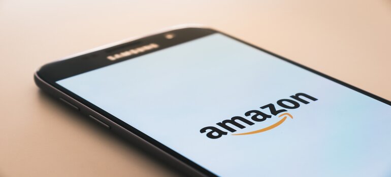 Amazon app loading on a smartphone.