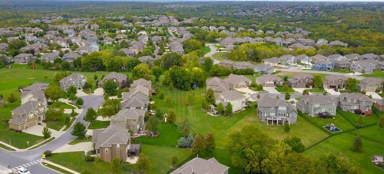 a nice quiet neighborhood, find one like this when moving from Bethesda to Alexandria