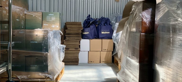 Items in a storage unit