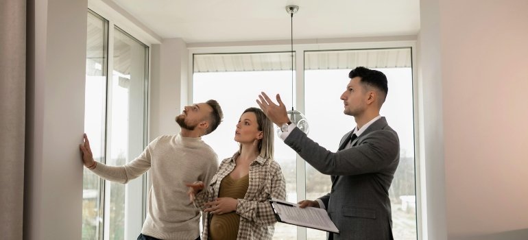 two people buying a home in Virginia